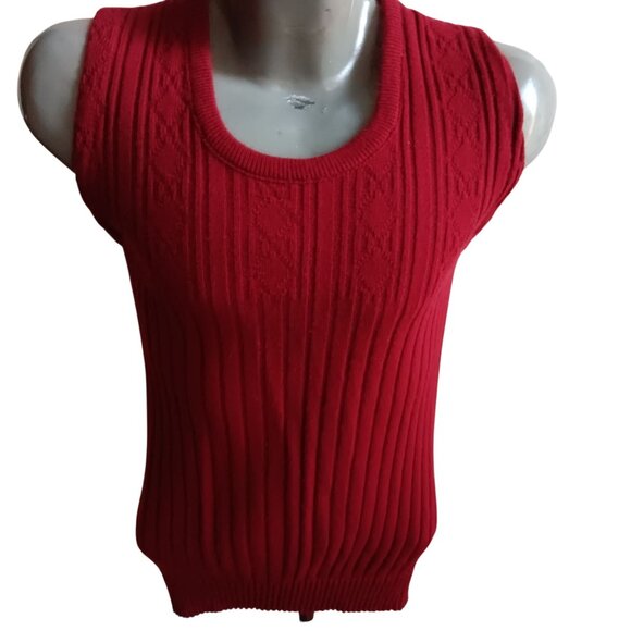 Medium Vintage Mens Sweater Vest 1970's Red Sleeveless Knitted Argyle Pattern - Picture 1 of 6